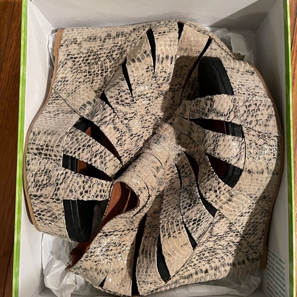 Sam Edelman Python snakeskin platform wedge shoes - Picture 2 of 5